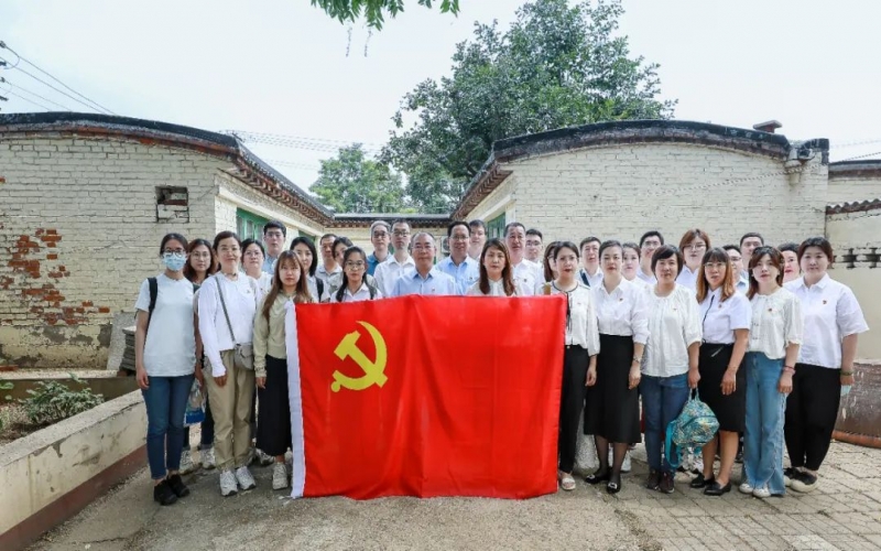 重走創(chuàng)業(yè)路 擔(dān)起新使命 融誠物產(chǎn)集團黨委開展特別黨日活動