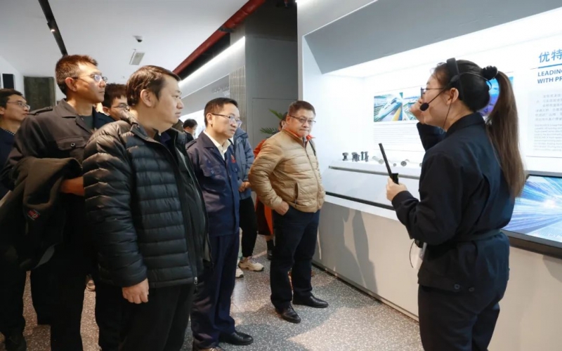 天津大學(xué)宣懷學(xué)院院長、九安醫(yī)療董事長劉毅一行到榮程集團(tuán)參觀調(diào)研