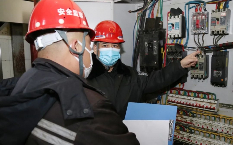 冬日生產(chǎn)，安全當(dāng)先！榮程鋼鐵集團(tuán)扎實(shí)做好冬季安全生產(chǎn)保障工作