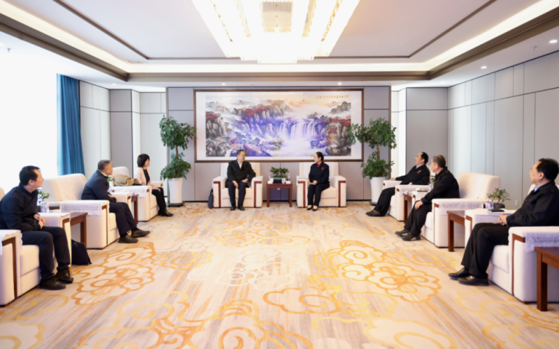 中共天津市委統(tǒng)戰(zhàn)部副部長(zhǎng)、市工商聯(lián)黨組書記郝樹民一行到榮程集團(tuán)慰問(wèn)調(diào)研