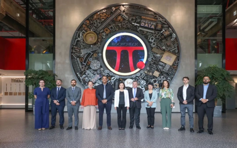 智利、哥倫比亞、尼加拉瓜、洪都拉斯駐華使館外交官一行到榮程集團(tuán)參觀交流