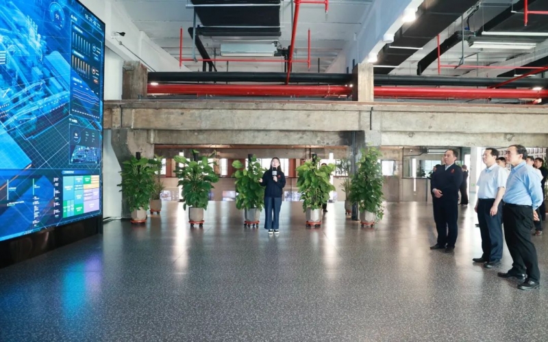 天津市政協(xié)黨組成員趙海山、副主席李劍萍一行到榮程集團(tuán)參觀調(diào)研