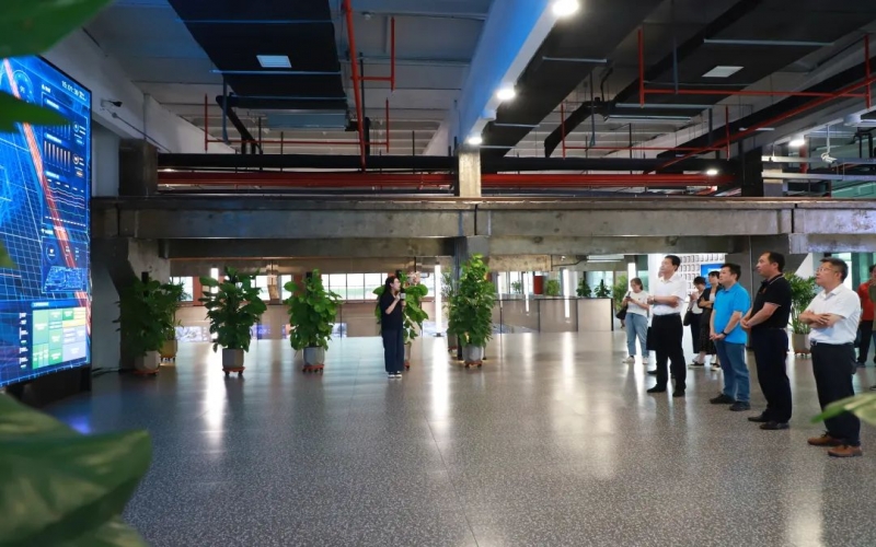 北辰區(qū)政協(xié)黨組成員、副主席李廣明一行到榮程集團(tuán)參觀調(diào)研