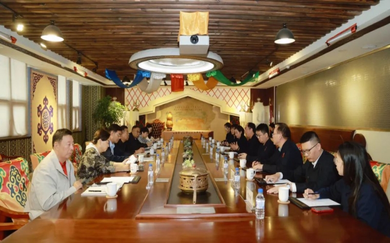 津南區(qū)關工委主任楊令生一行到榮程集團調研座談