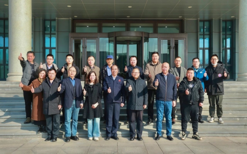 天津市鋼鐵工業(yè)協(xié)會秘書長、天津市冶金商會副會長楊勇一行到榮程集團(tuán)座談交流