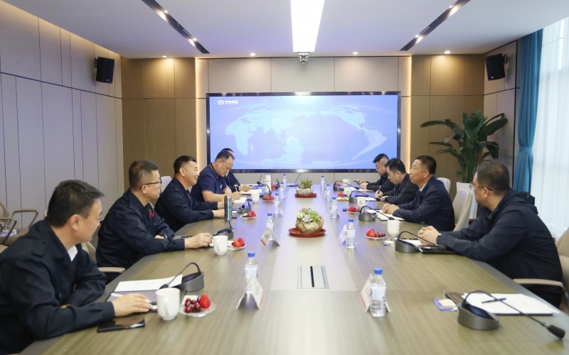 鄂托克旗委副書記、政府旗長(zhǎng)蘇智雄到榮程集團(tuán)考察交流