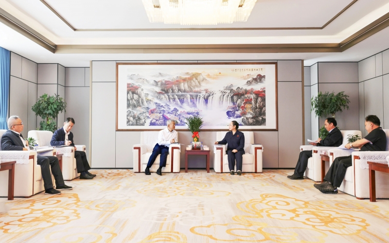 國網(wǎng)天津市電力公司董事長、黨委書記郭銘群深入榮程集團走訪調(diào)研